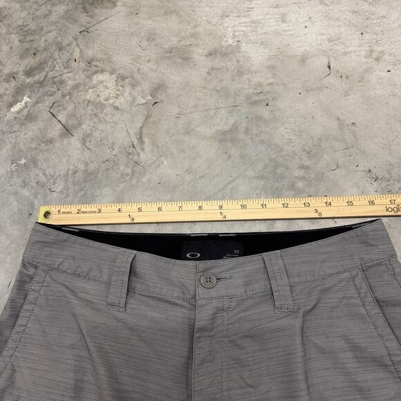 Oakley Men’s Shorts Size 32 Heather Gray Golf Casual Walking - Picture 4 of 8